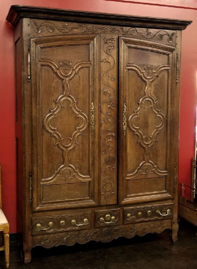 AN 18TH CENTURY FRENCH OAK ARMOIRE (1 of 12)