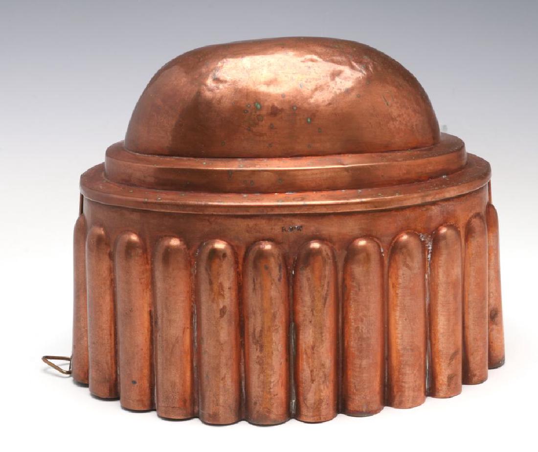 AN OVAL ANTIQUE COPPER FOOD MOLD (1 of 7)