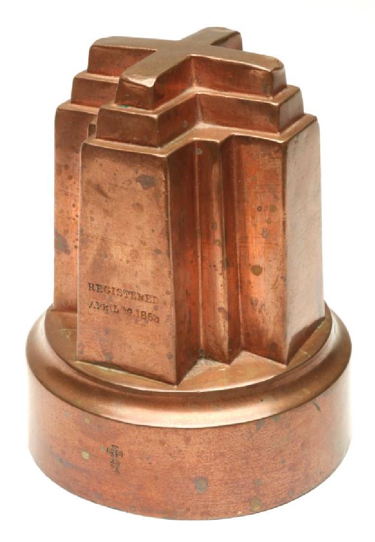 AN ANTIQUE COPPER JELLY MOLD SIGNED BENHAM & FROUD (1 of 7)