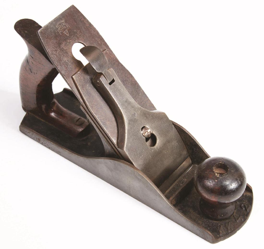 A KEEN KUTTER K 4-1/2C SMOOTH PLANE: Metal base with wood tote and knob. We happily provide seamless in-house packing and shipping services on nearly everything we sell.