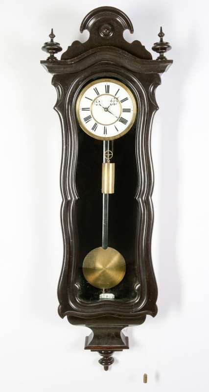 AN UNUSUAL SIDE PULL ONE-WEIGHT VIENNA REGULATOR (1 of 10)