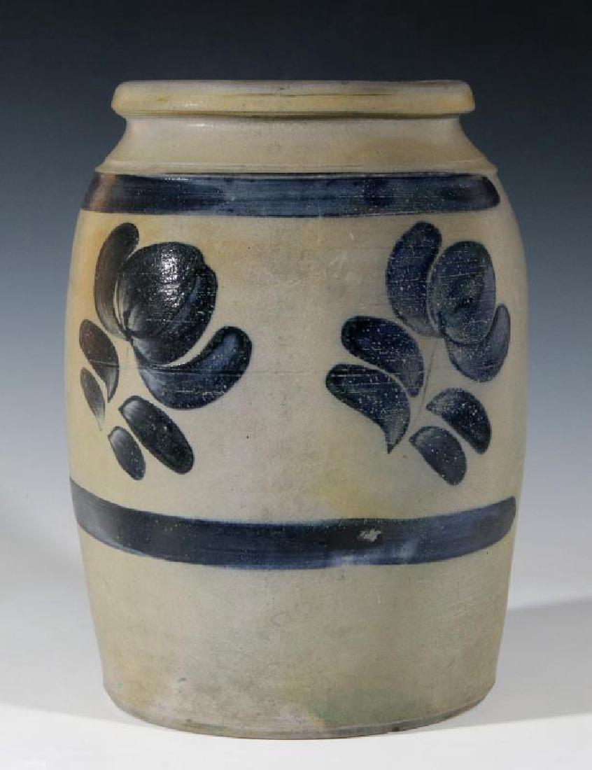 A 19TH CENTURY AMERICAN BLUE DECORATED CROCK (1 of 12)