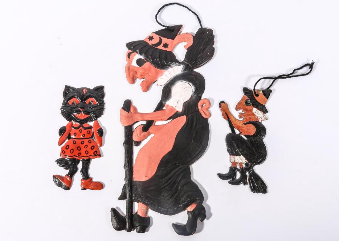 VINTAGE EMBOSSED CARDBOARD HALLOWEEN DECORATIONS (1 of 8)