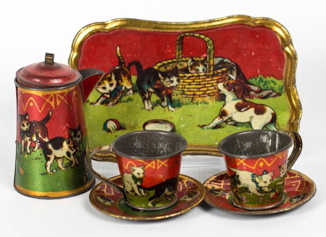 A CHILD'S TIN LITHO TEA SET WITH KITTENS & PUPPIES (1 of 6)