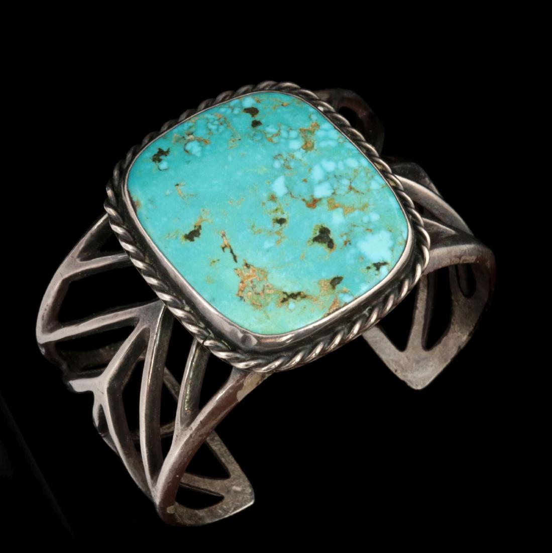 A FINE LARGE STERLING & TURQUOISE NAVAJO BRACELET (1 of 7)