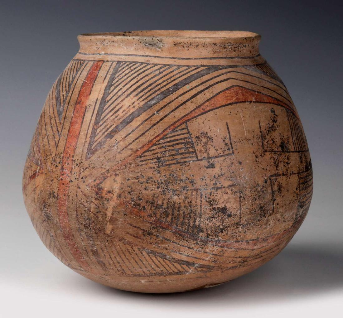 A 19TH C. CASAS GRANDE POTTERY JAR (1 of 8)