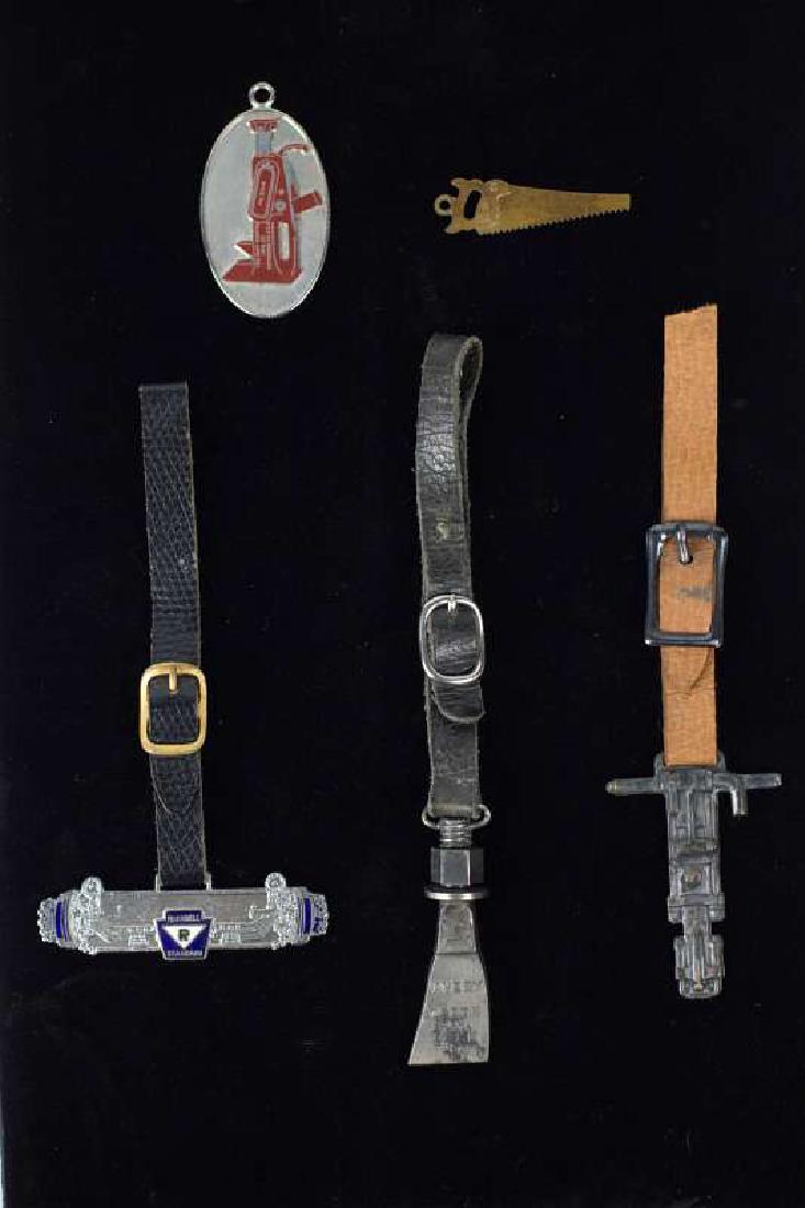 FIVE CONSTRUCTION EQUIPMENT ADVERTISING WATCH FOBS: Includes The Duff-Norton Mfg. Co., Pittsburg, PA; Rockwell Standard Corp., PA, Atkins Silver Steel Saws; Gardner-Denver Co.; Avery Teeth. Measure 1.5 inches to 6.75 inches. We happily provide seamless