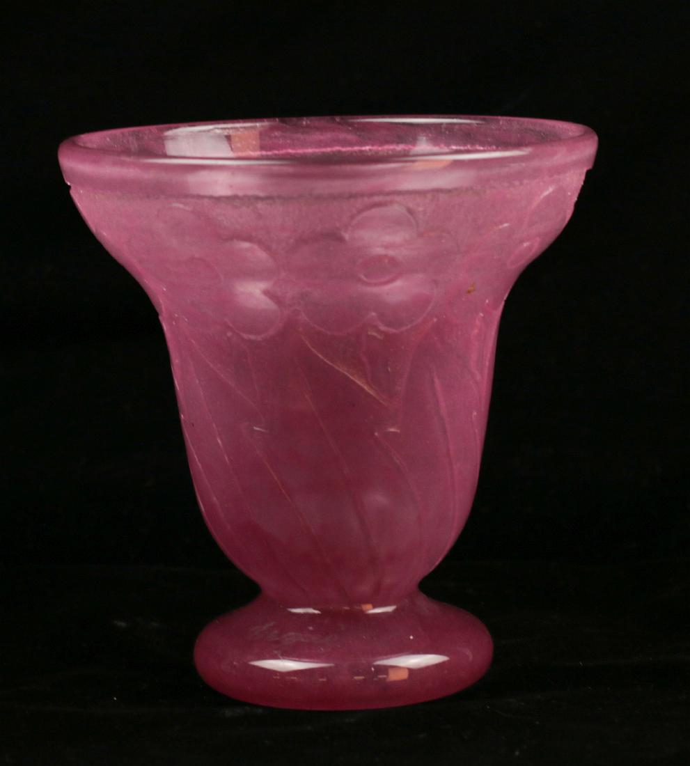 A FRENCH ART DECO CAMEO GLASS VASE SIGNED DEGUE (1 of 5)