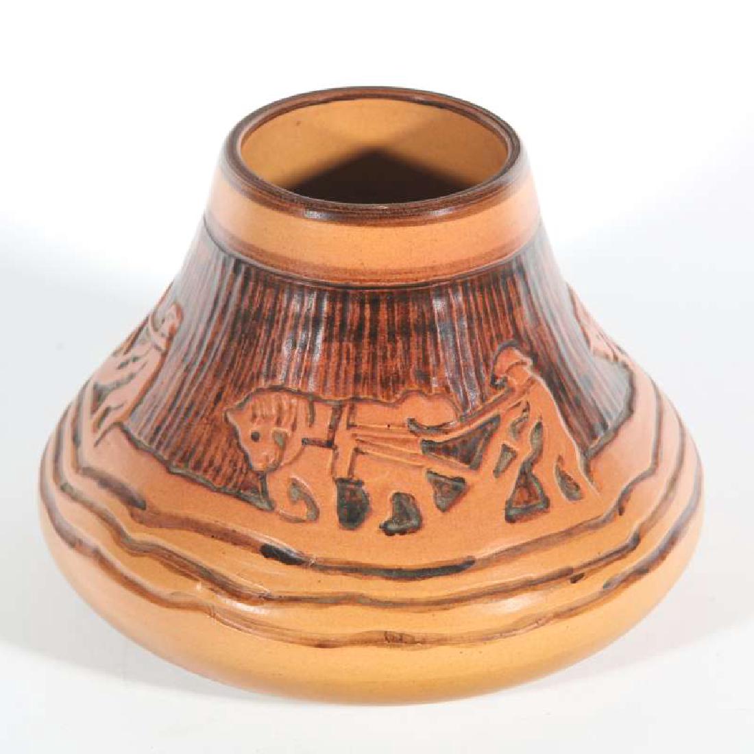 UNIV. OF NORTH DAKOTA ART POTTERY VASE SIGNED HUCK (1 of 9)
