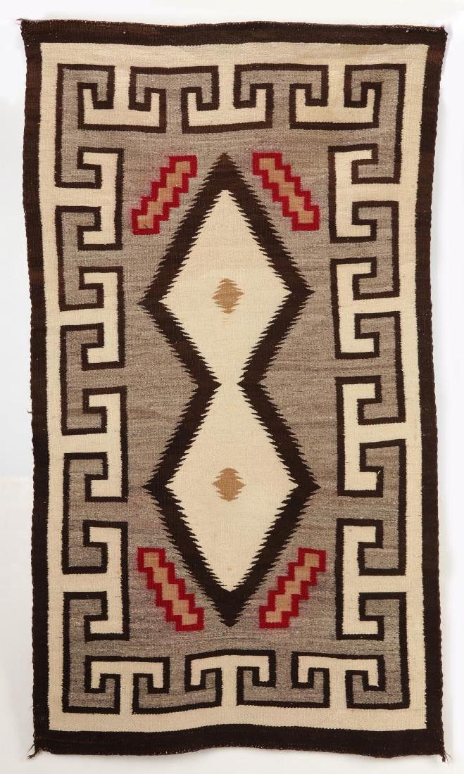 A CIRCA MID 20TH C. NAVAJO GANADO REGIONAL WEAVING (1 of 10)