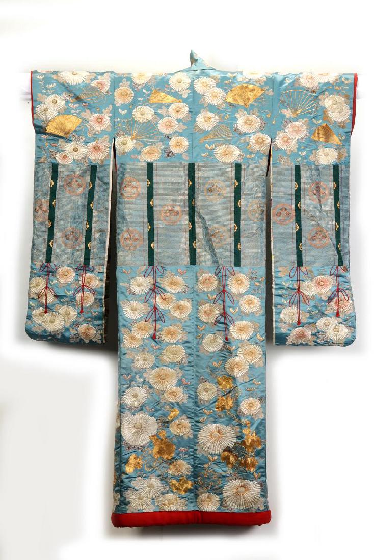 AN ELABORATE ANTIQUE JAPANESE KIMONO W/ EMBROIDERY (1 of 10)