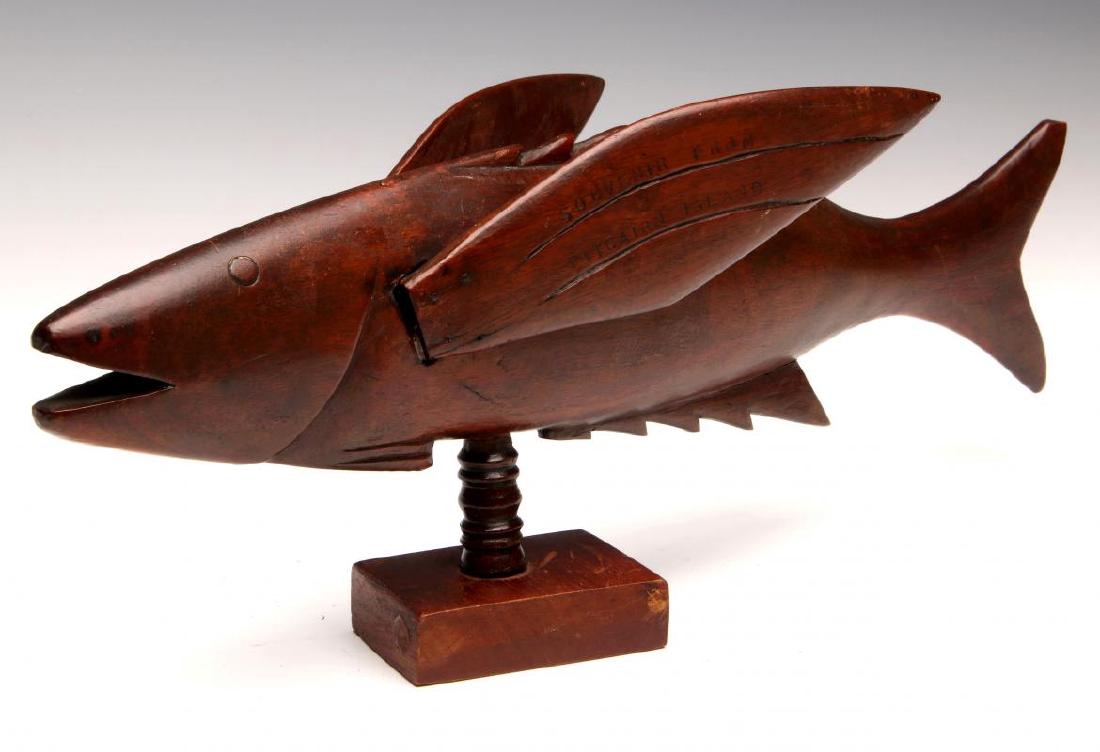 PITCAIRN ISLAND CARVED FLYING FISH SOUVENIR (1 of 8)