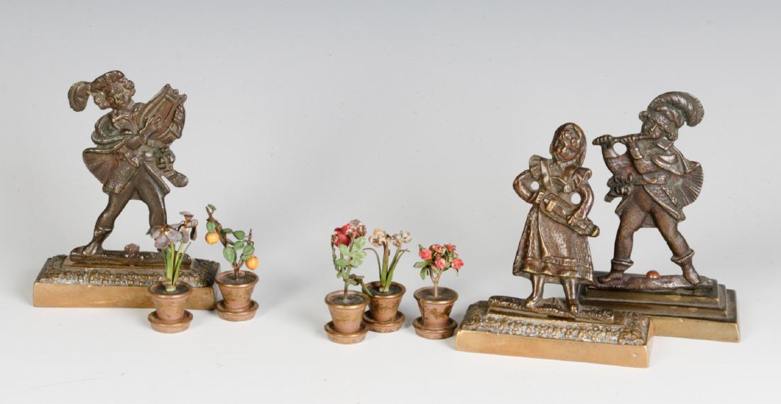 A GROUP OF SMALL EARLY 20THC. CAST BRONZE OBJECTS (1 of 8)