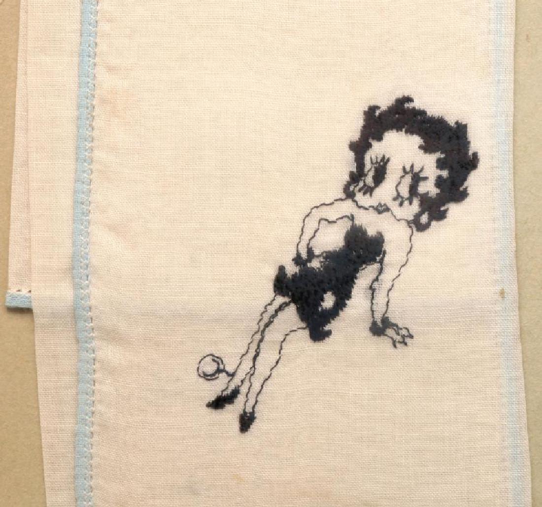 A COLLECTION OF ANTIQUE AND VINTAGE HANDKERCHIEFS (1 of 11)