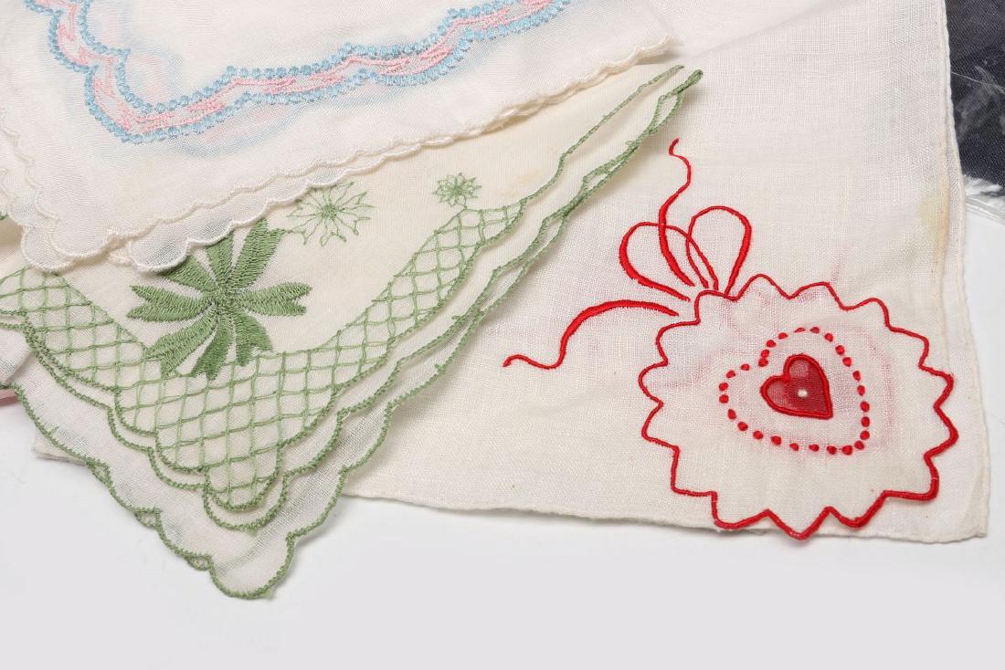 A COLLECTION OF ANTIQUE AND VINTAGE HANDKERCHIEFS (1 of 10)