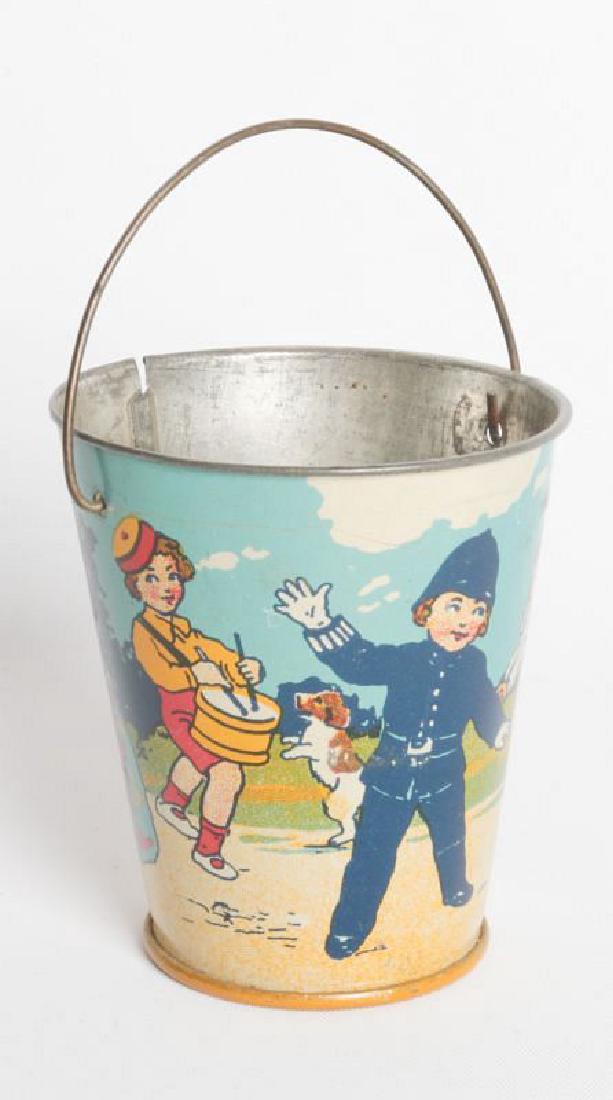 A CIRCA 1920 MINIATURE TIN LITHO CHILD'S SAND PAIL (1 of 6)