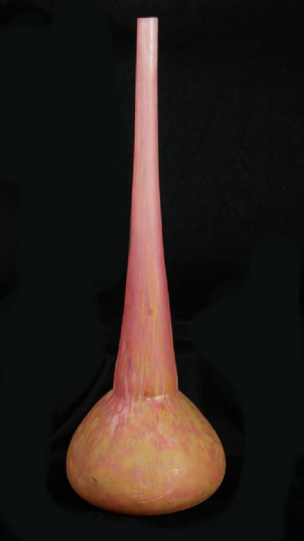 INTERNALLY DECORATED ART GLASS SIGNED DAUM NANCY (1 of 5)