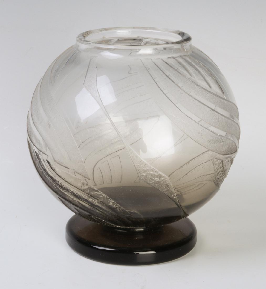 A GOOD FRENCH ART DECO GLASS VASE SIGNED SCHNEIDER (1 of 5)