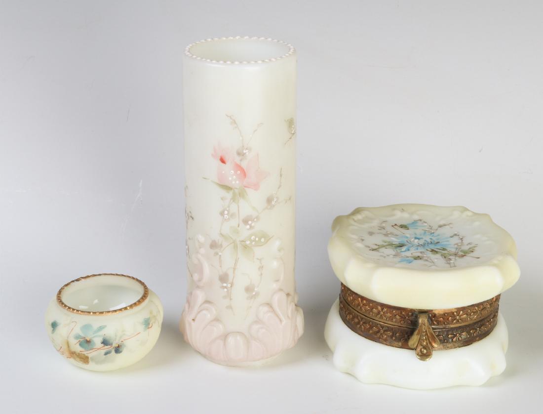 A WAVECREST VICTORIAN ART GLASS ITEMS (1 of 13)