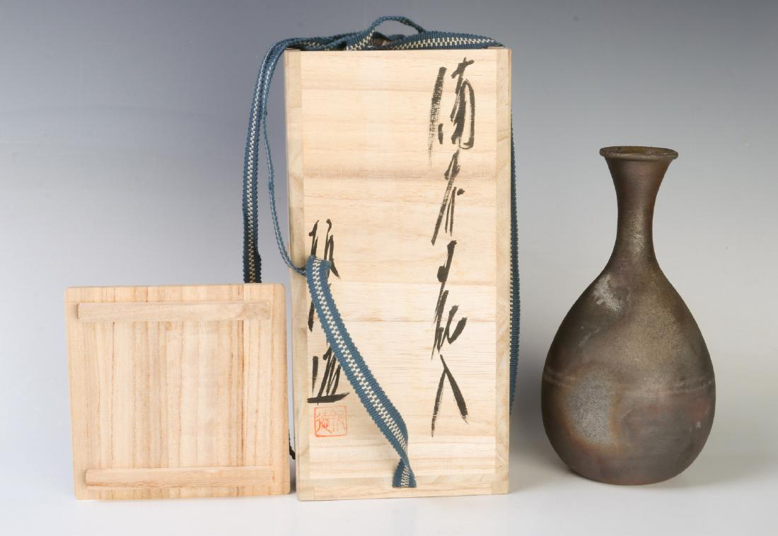 A JAPANESE STUDIO POTTERY STONEWARE VASE C. 1970 (1 of 11)