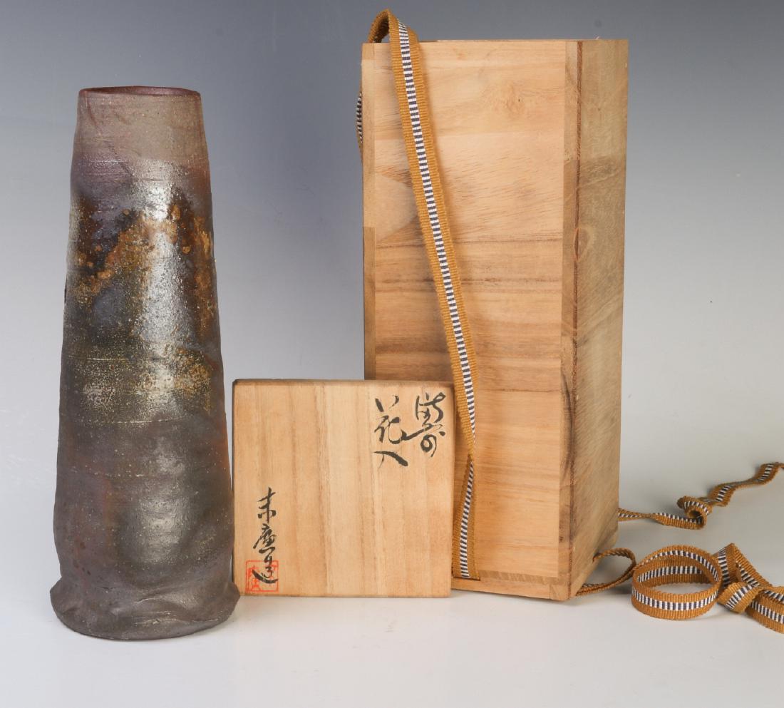 A JAPANESE STUDIO POTTERY STONEWARE VASE C. 1970 (1 of 9)