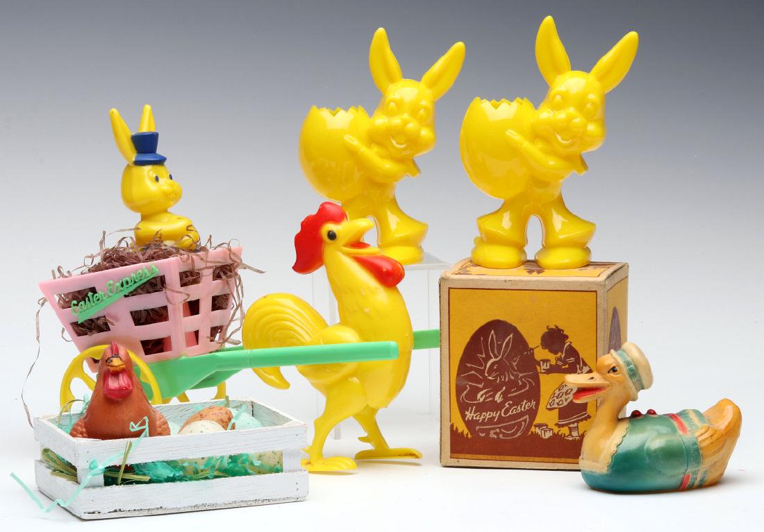 A COLLECTION OF VINTAGE PLASTIC EASTER NOVELTIES (1 of 7)