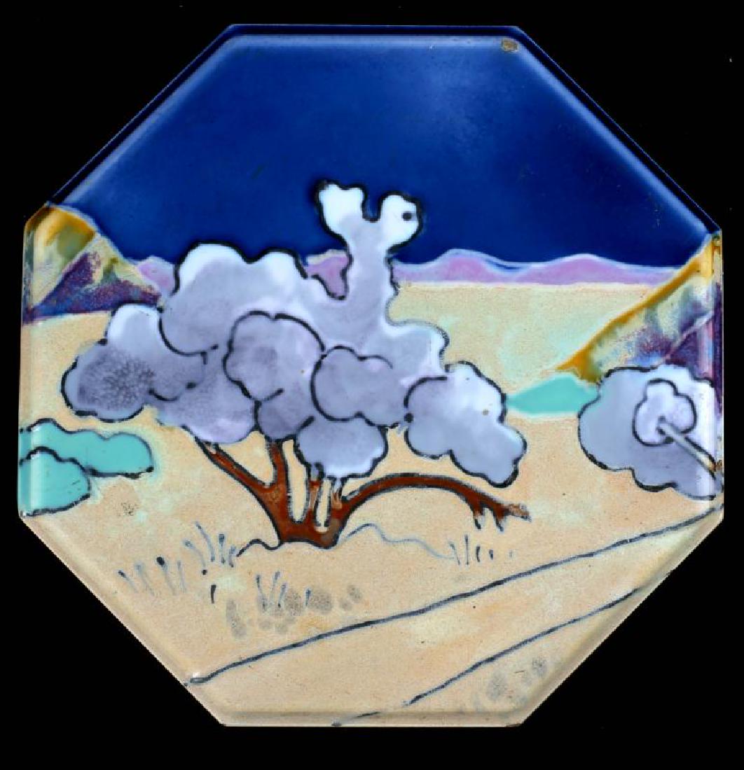AN AMERICAN ENCAUSTIC ARTIST SIGNED TILE TRIVET (1 of 4)