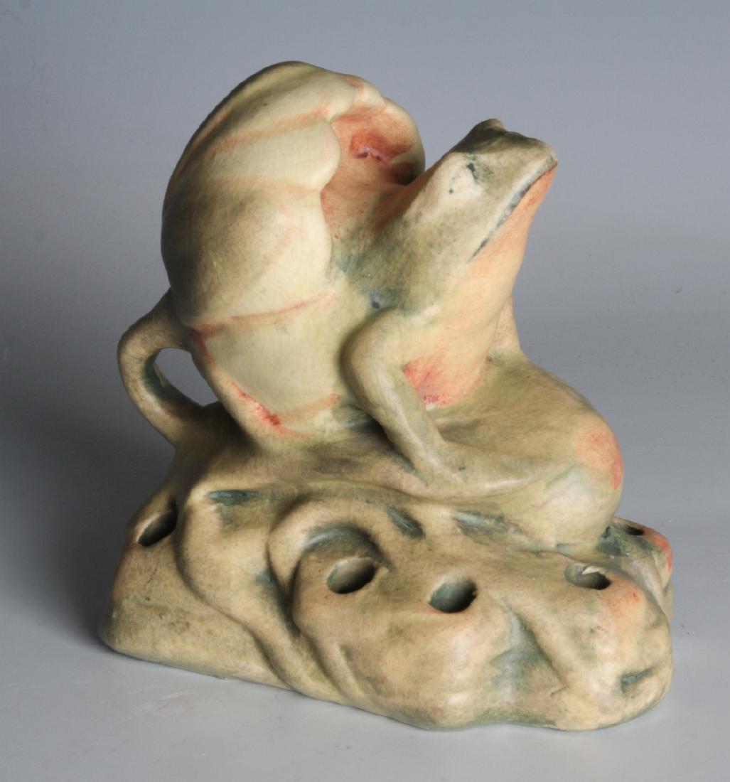 A WELLER 'MUSKOTA' ART POTTERY FROG (1 of 7)