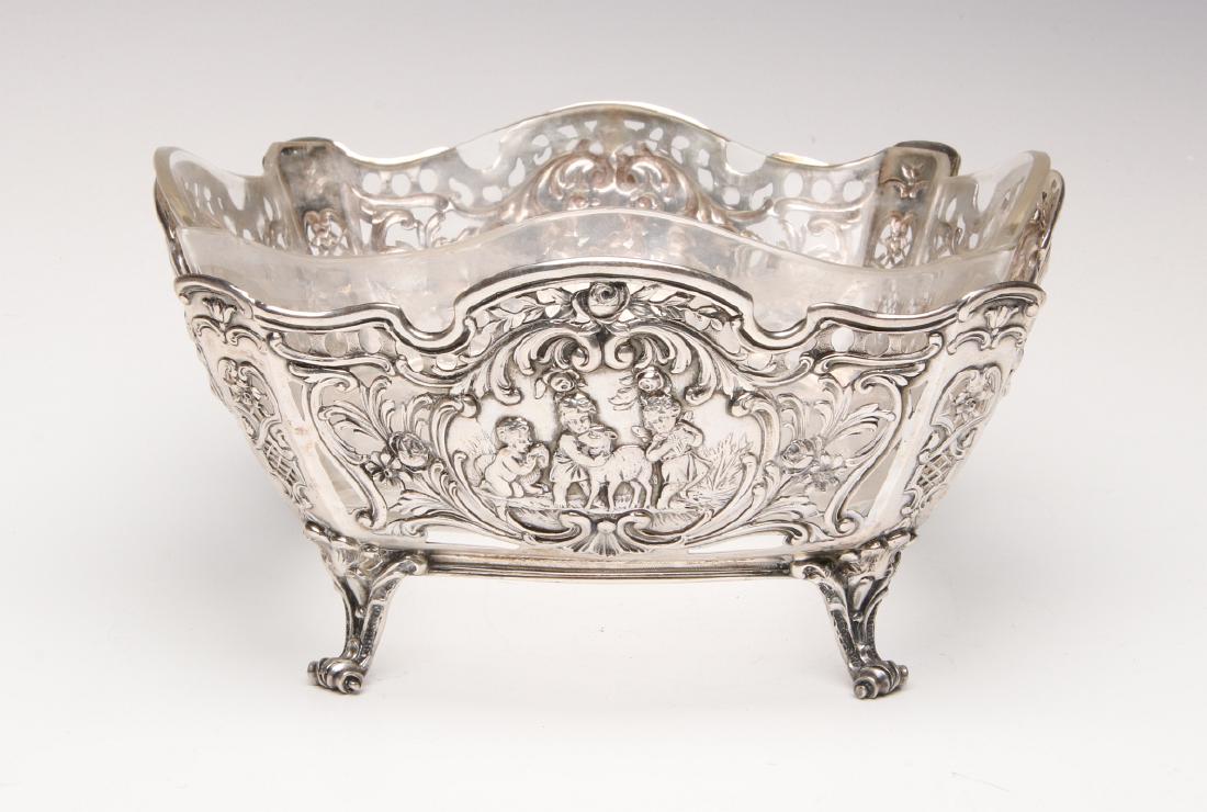 A CONTINENTAL .800 SILVER ROCOCO CENTERPIECE BOWL (1 of 7)