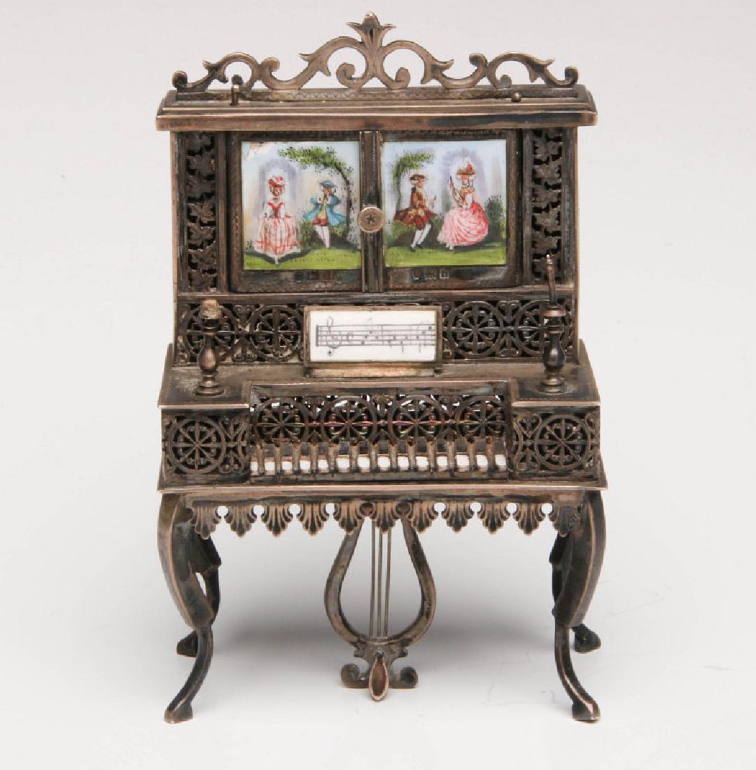 A LONDON STERLING SILVER MINIATURE PIANO FORM BOX (1 of 10)