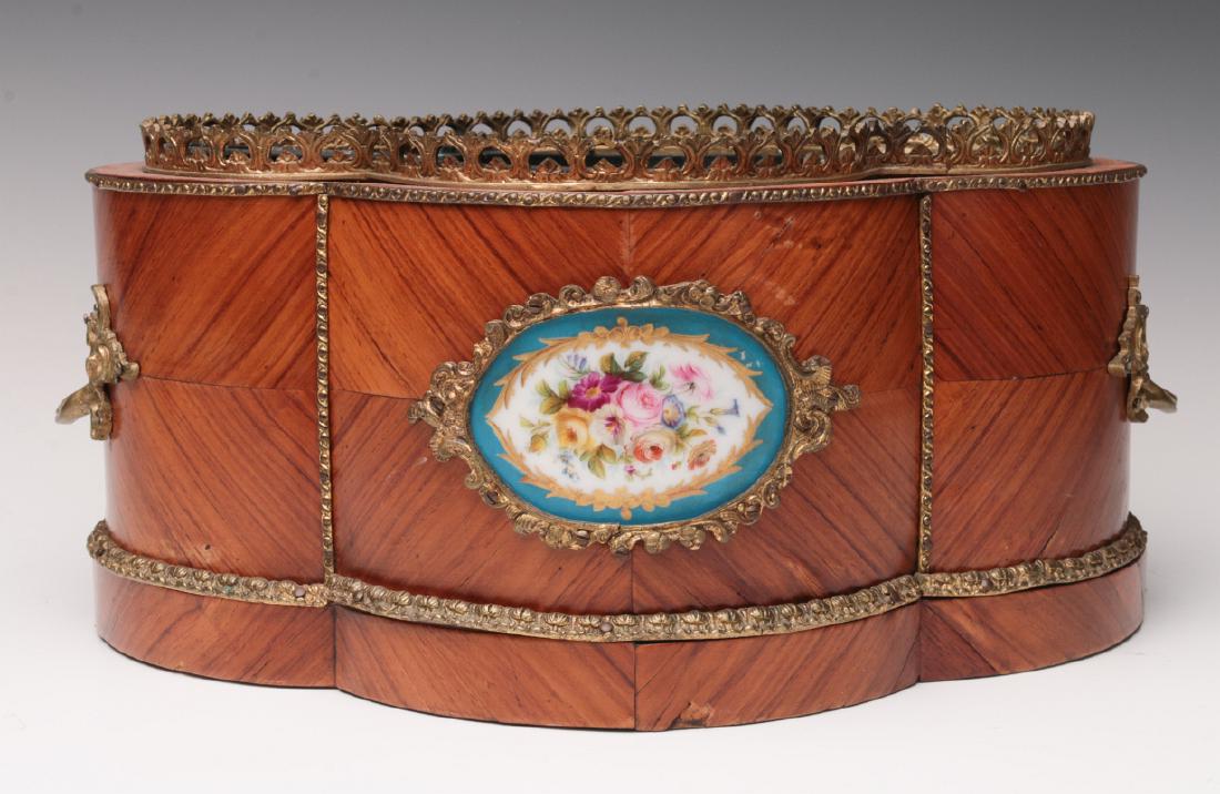 AN EARLY 20TH C. FRENCH SATINWOOD FERNER W/PLAQUE (1 of 9)