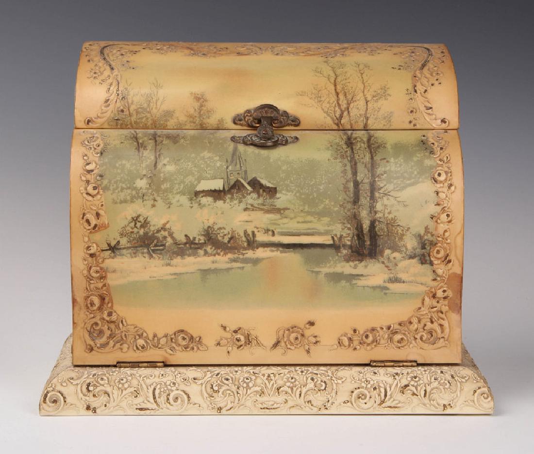 A VICTORIAN 9-PIECE CELLULOID DRESSER SET AND BOX (1 of 11)