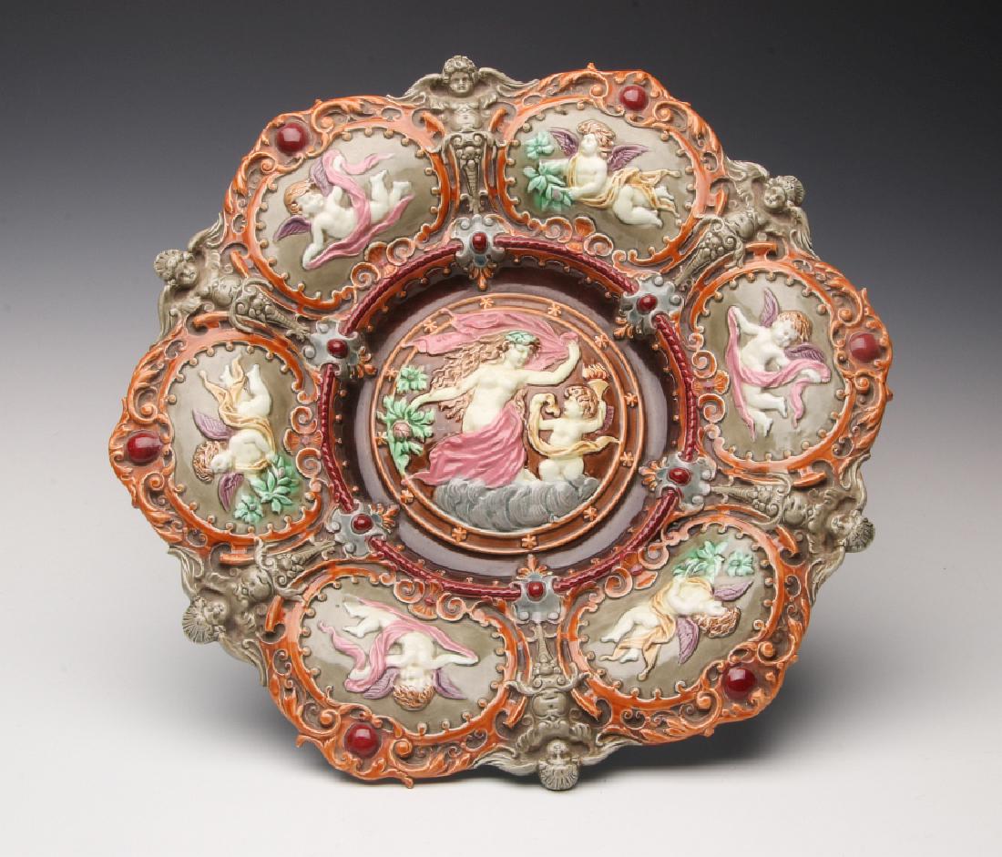 A LARGE CONTINENTAL MAJOLICA GLAZED POTTERY TAZZA (1 of 11)