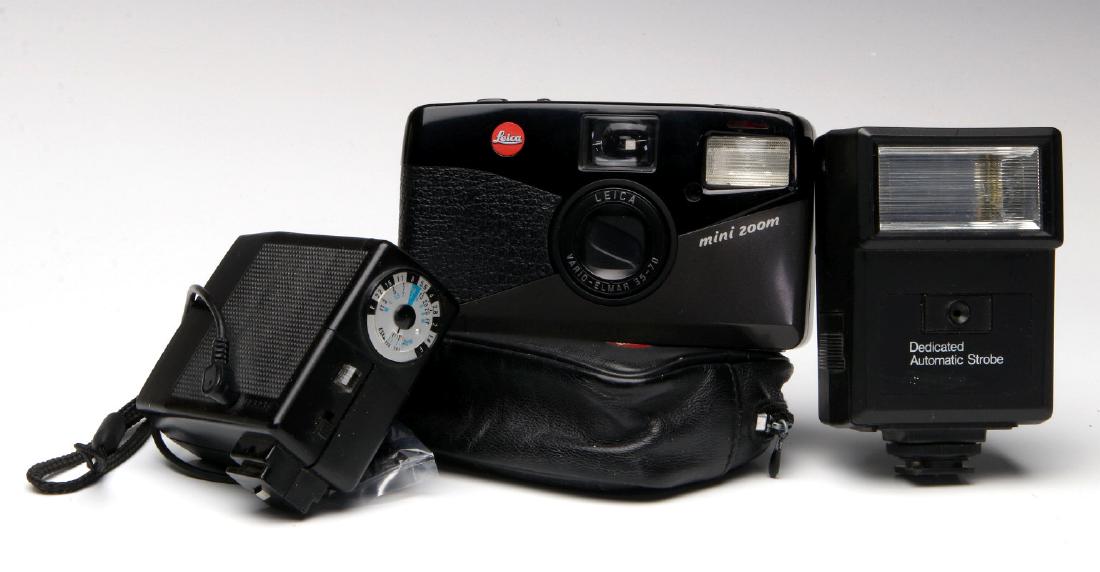 A LEICA MINI ZOOM CAMERA VARIO-ELMAR 1:3.5-6.5/35 (1 of 5)