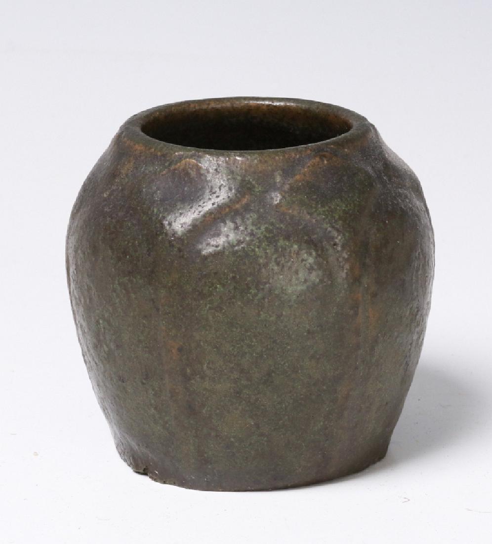 AN EARLY VAN BRIGGLE POTTERY VASE (1 of 4)