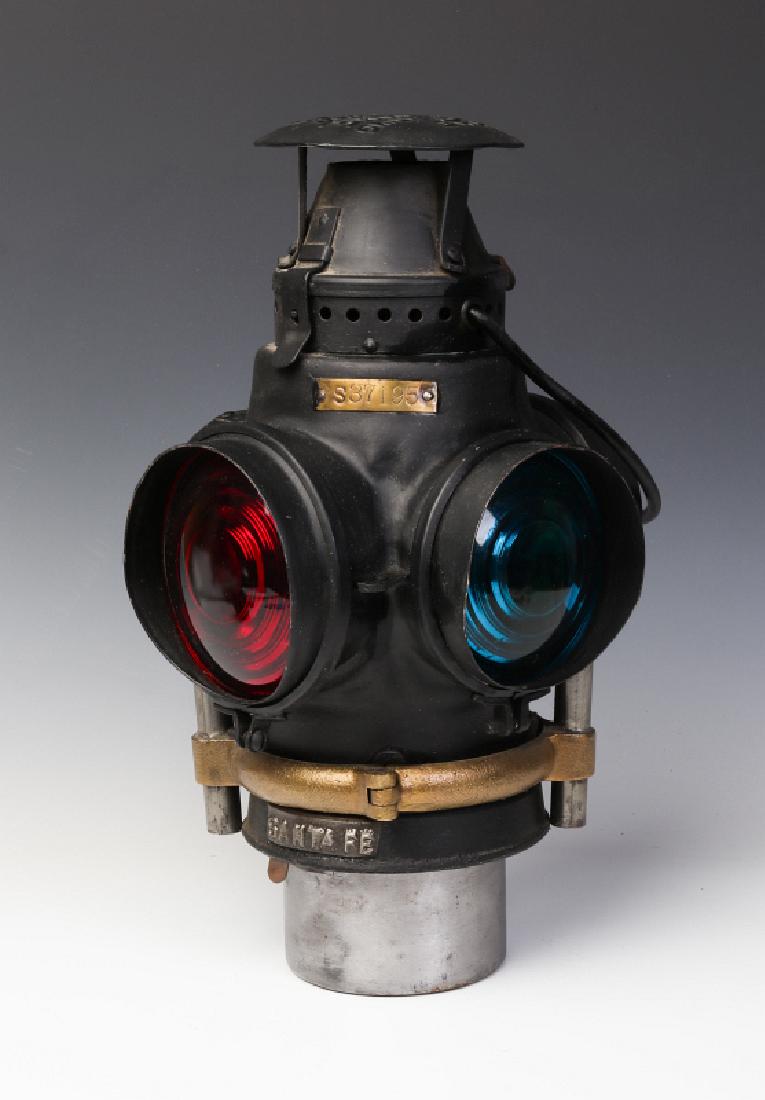 A SANTA FE RAILROAD CABOOSE LANTERN (1 of 13)