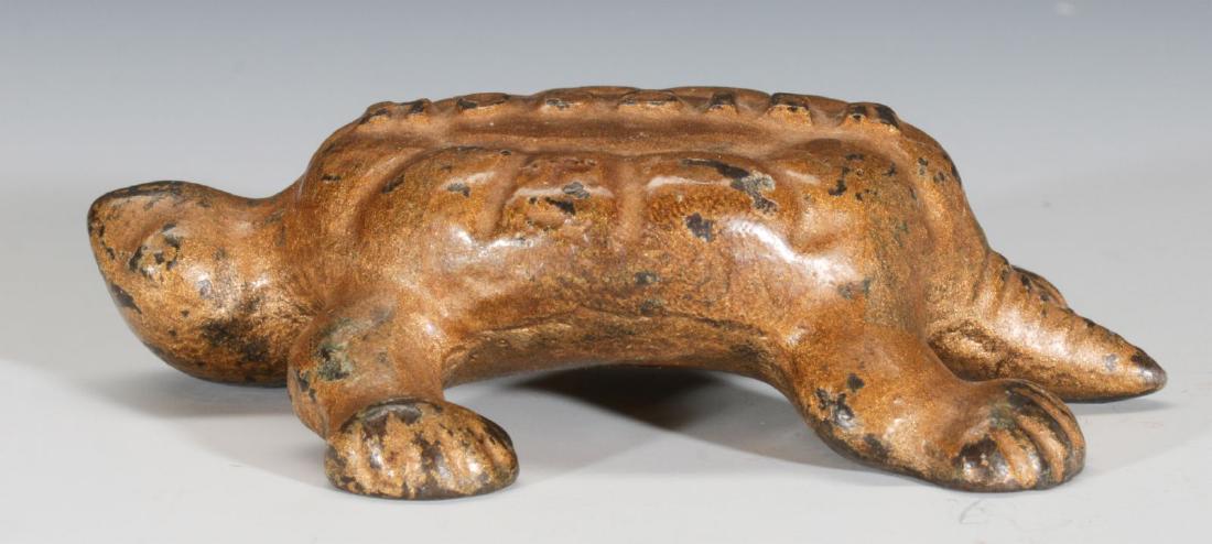 AN ANTIQUE HOOSIER TURTLE ADVERTISING PAPERWEIGHT (1 of 8)