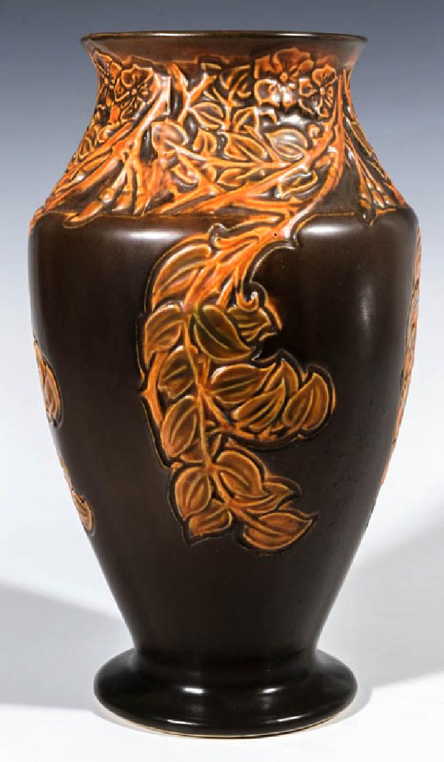 A ROSEVILLE PANEL PATTERN ART POTTERY VASE