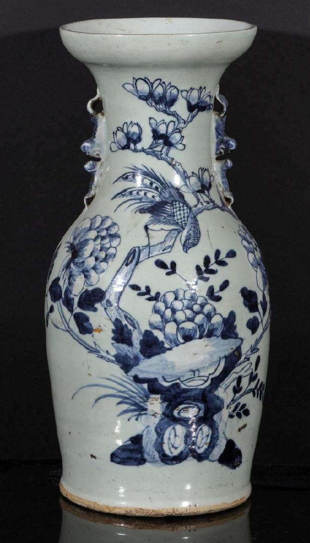 A 19TH C. CHINESE EXPORT BLUE AND WHITE FLOOR VASE (1 of 11)