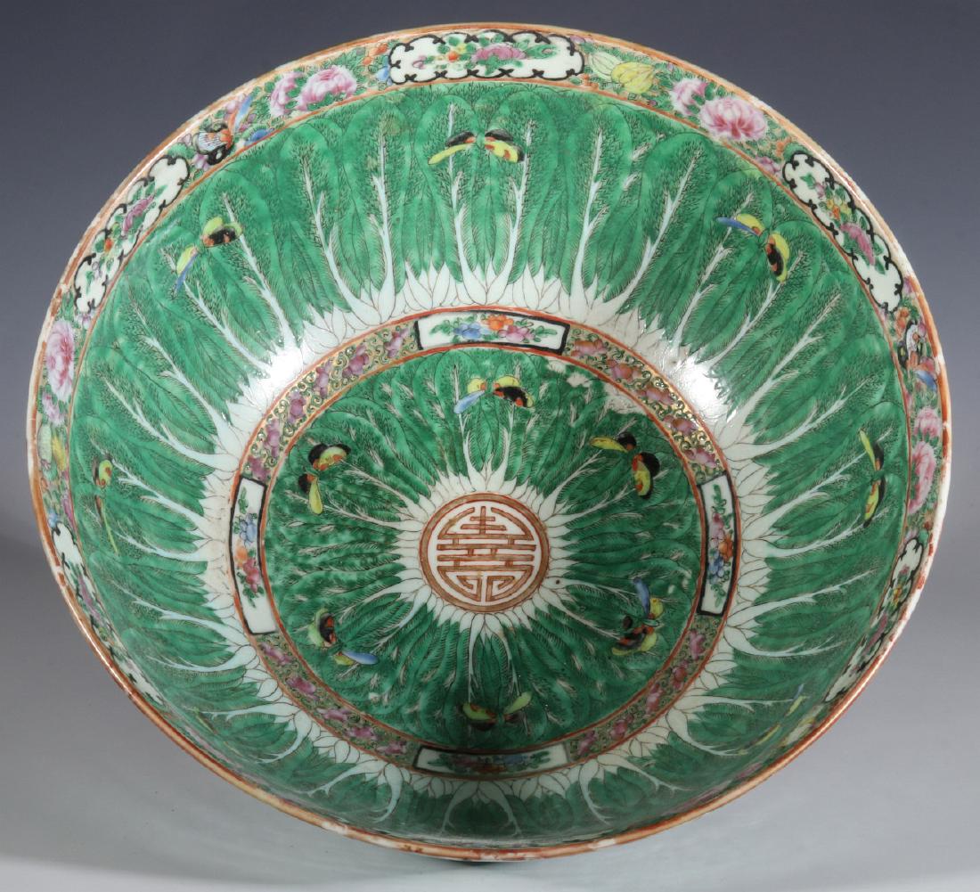 A MID 19TH CENTURY CHINESE CANTON EXPORT BOWL (1 of 12)