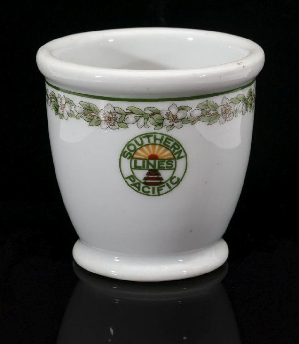 SOUTHERN PACIFIC LINES RR DOUBLE EGG CUP WITH LOGO (1 of 10)