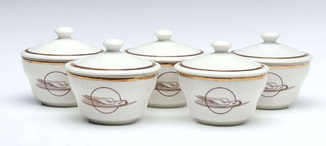 UNION PACIFIC RR WINGED STREAMLINER COV'D CUSTARDS (1 of 9)