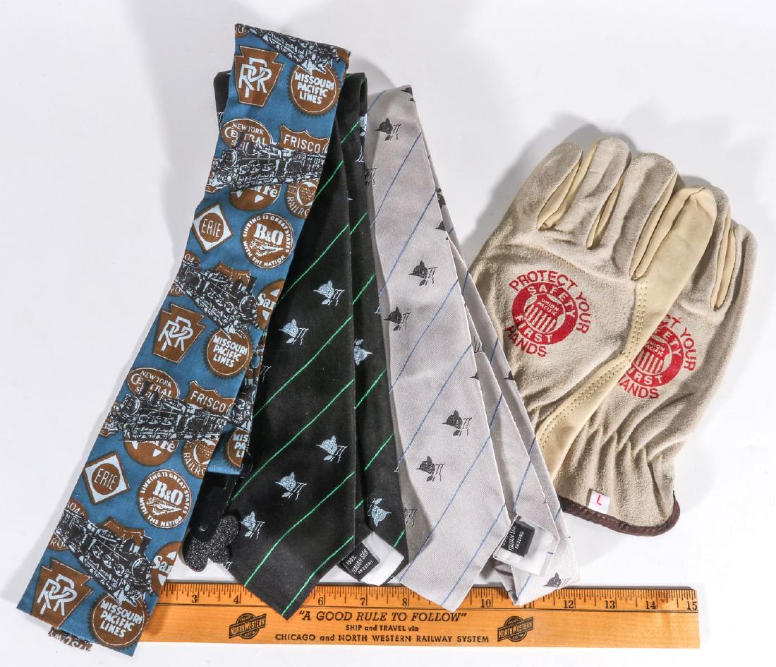 TWO VINTAGE RAILROAD ADVERTISING NOVELTIES (1 of 8)