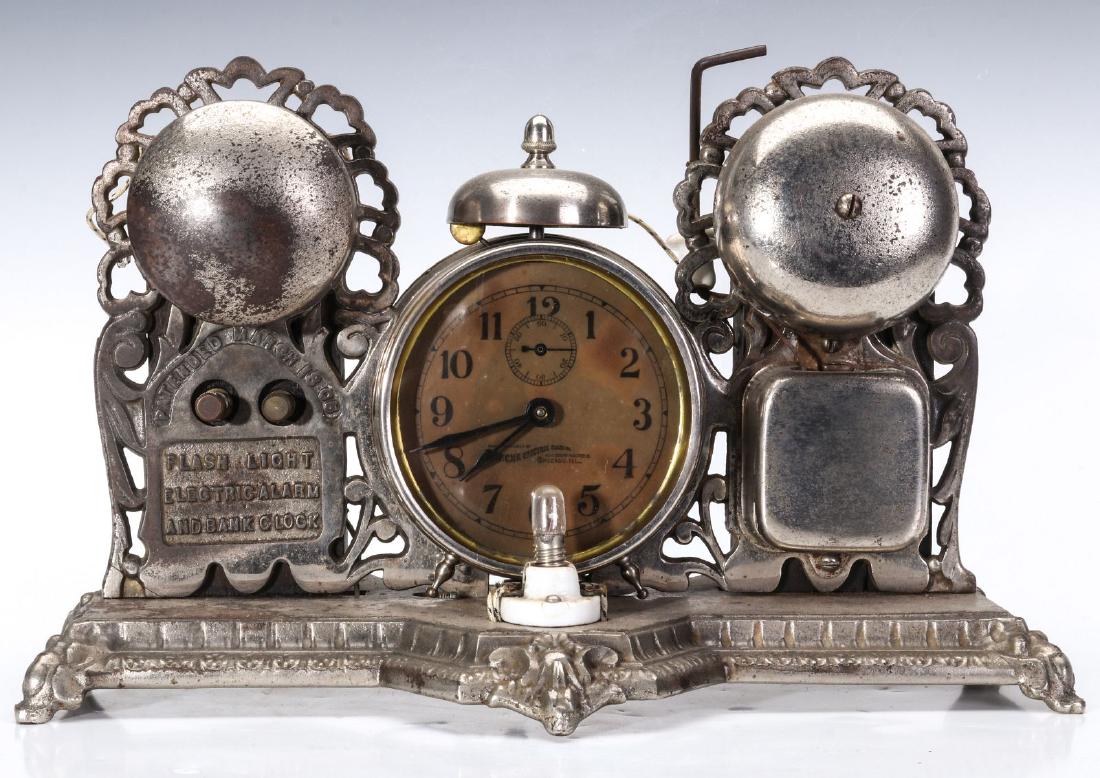 A DARCHE MFG CO FLASH LIGHT BANK ALARM CLOCK (1 of 16)