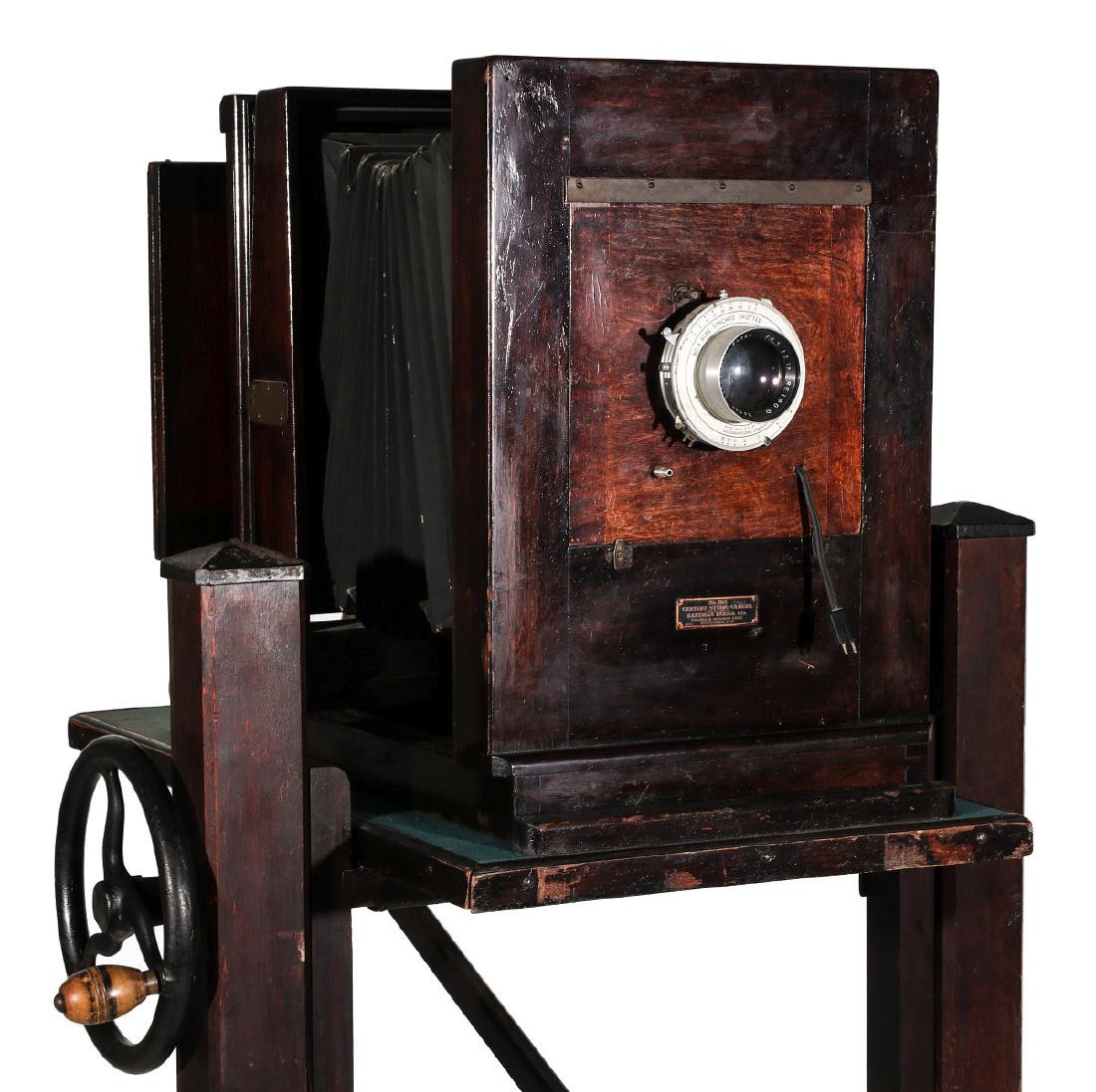A KODAK NO 10A CENTURY STUDIO CAMERA AND STAND (1 of 19)