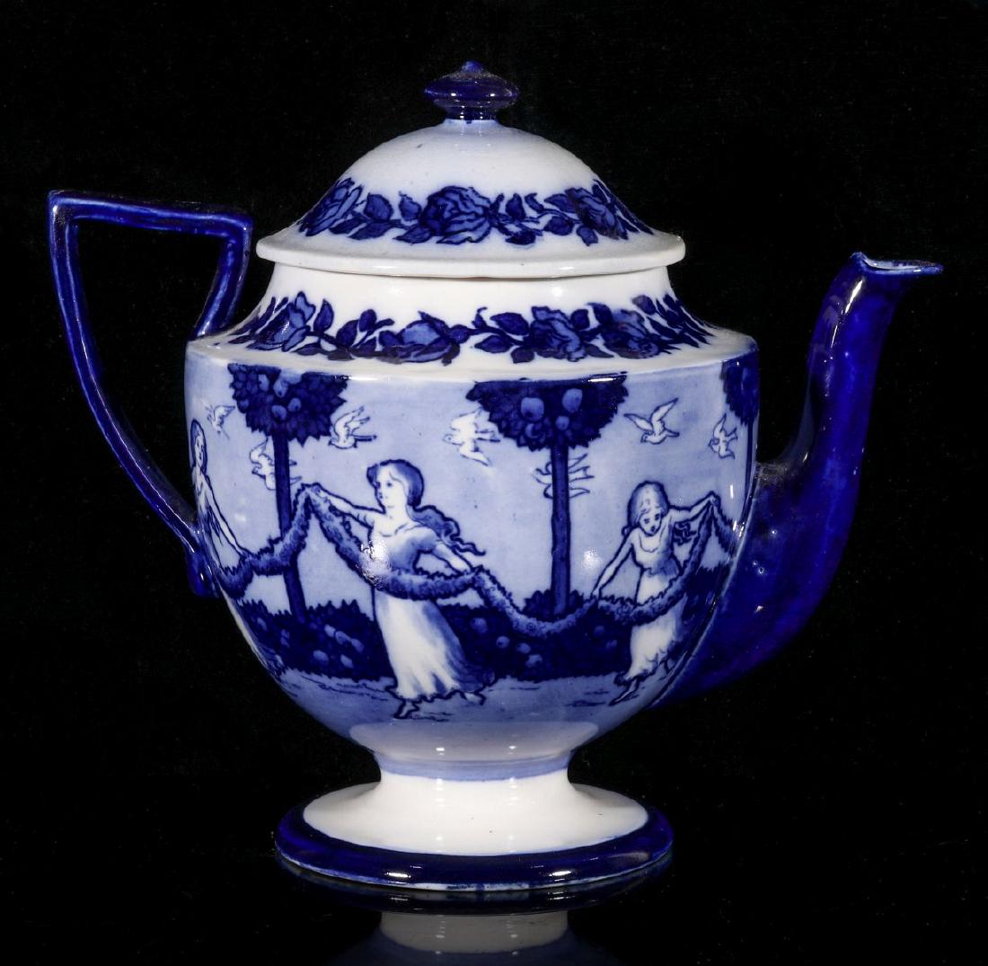 A ROYAL DOULTON MORRISIAN FLOW BLUE TEAPOT (1 of 10)