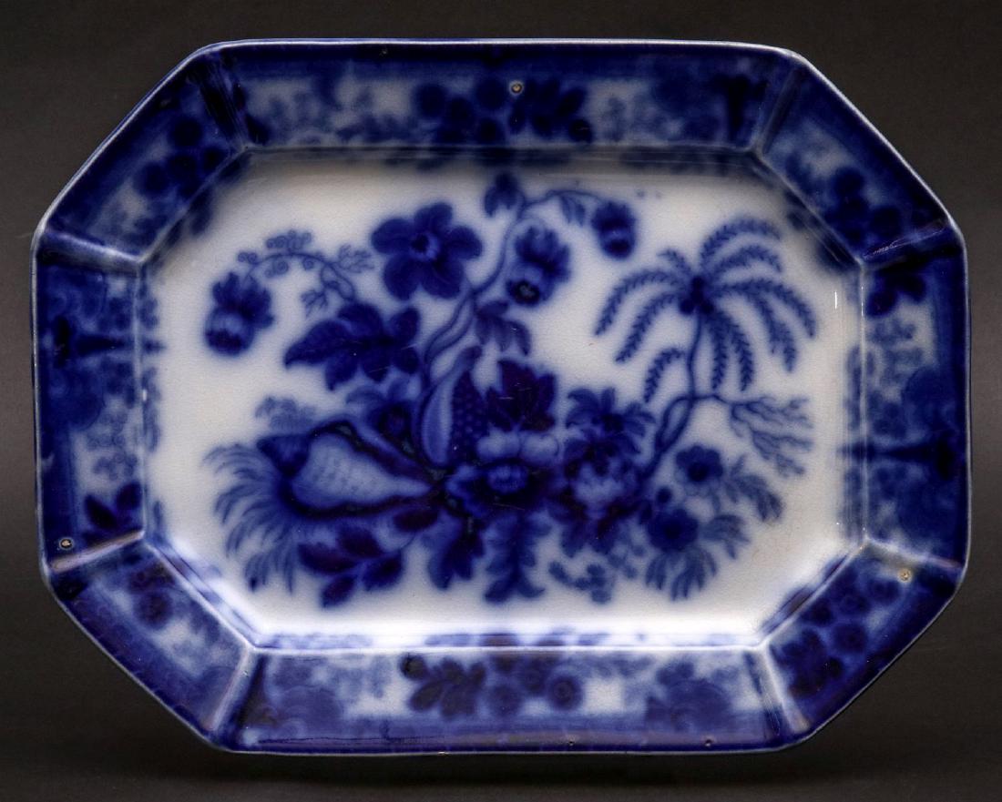 A FLOW BLUE 'SHELL' PATTERN SERVING PLATTER (1 of 8)