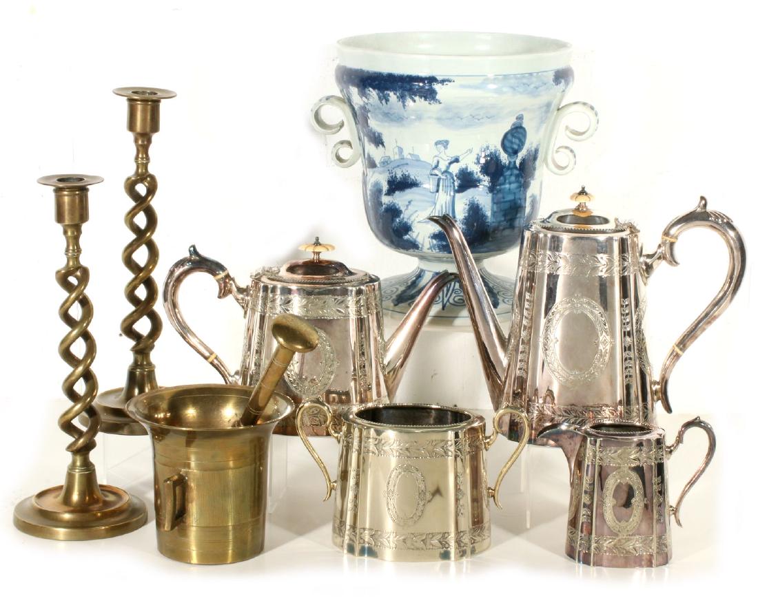 AN ESTATE LOT OF VARIOUS ANTIQUE OBJECTS (1 of 20)