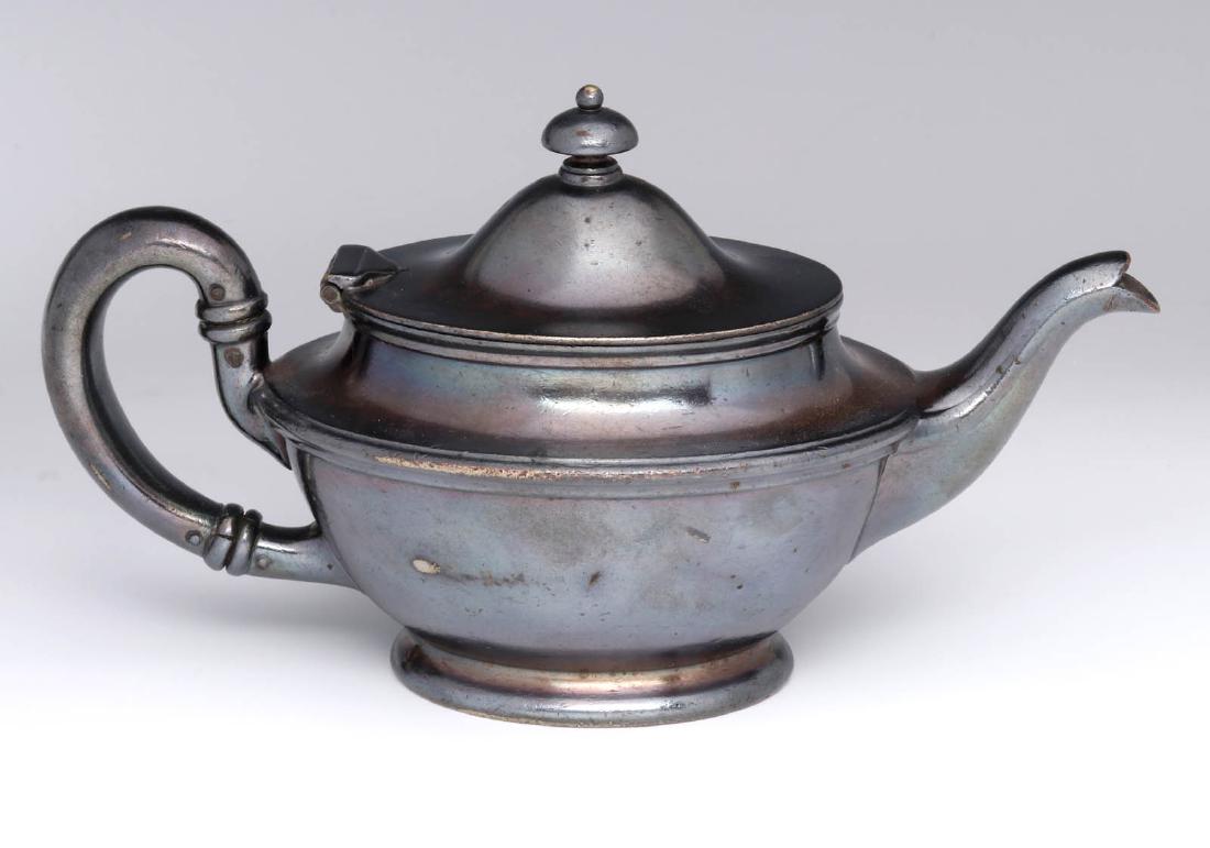 A NEW YORK, NEW HAVEN & HARTFORD RR TEAPOT: 10 oz teapot, signed Gorham and N.Y.N.H. & H.R.R., series 04215. Measures 4.5 x 8.5 x 3.5 inches. We happily provide seamless in-house packing and shipping services on nearly everything we sell.