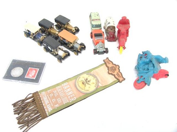 MIXED LOT OF SMALL COLLECTIBLES
